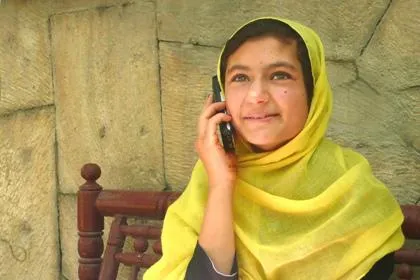 Bild: Sakina (12) hört immer noch gut – dank Hörgeräte-Spende: HÖREX HörExperten erhielten Botschaft aus Afghanistan
