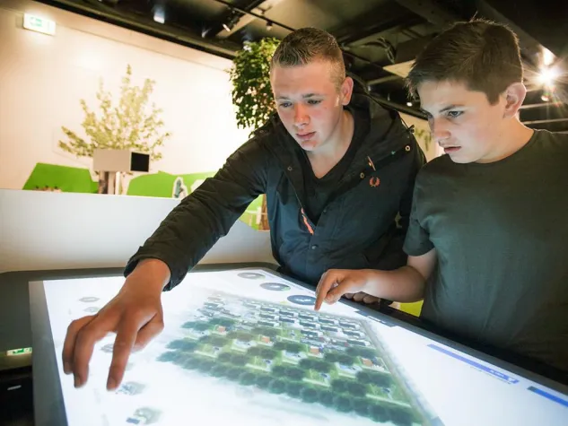 Bild: eyefactive Multitouch-Technologie beim „Zukunftsprojekt ERDE“