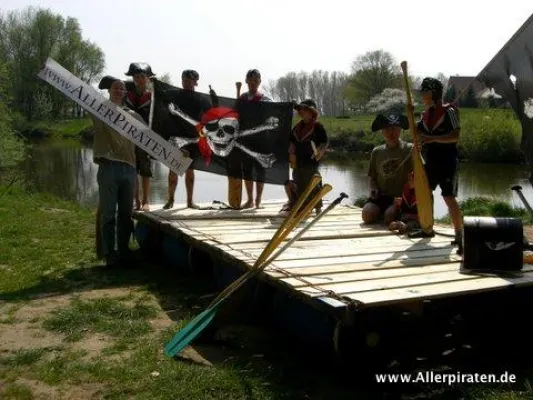 Bild: Piraten Floßtour auf der Aller von Flettmar bis Langlingen