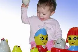 Sicherheit von Babyspielzeug, „Baby in Gefahr“ Bild: Sicherheit von Babyspielzeug, „Baby in Gefahr“