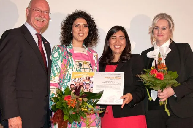 Bild: Niedersächsischer Integrationspreis 2012 geht an NordseePflege Gelebte Integration in der Pflege