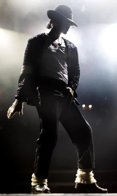 William Hall als Michael Jackson