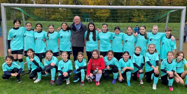 Bild: JUWEL Betonbauteile unterstützt regionale Sportvereine und fördert den Nachwuchs
