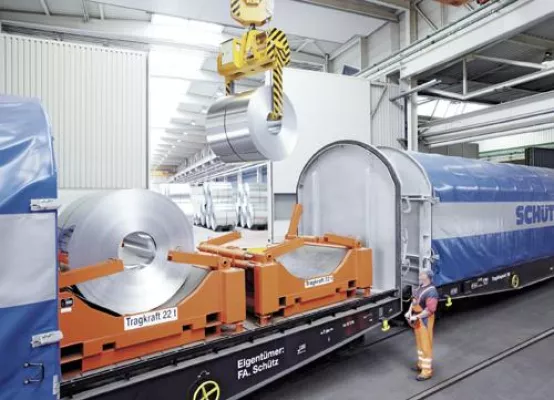 Bild: EuroBLECH 2010: Zuverlässig. Unabhängig. Flexibel. Stahl Service von Schütz