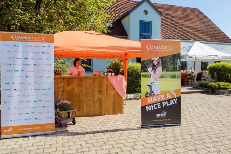 Bild: Zünftige Saisoneröffnung in ORANGE - ORANGE CUP im GC Lauterhofen