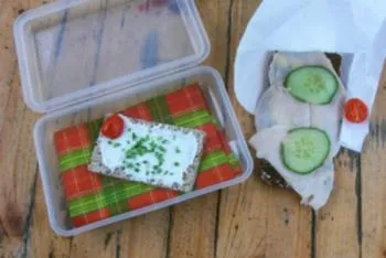 Bild: tausche Quarkstulle gegen Salamibrot - Facebook Aktion für das Taschenlabel tausche gewinnt immer mehr Fans