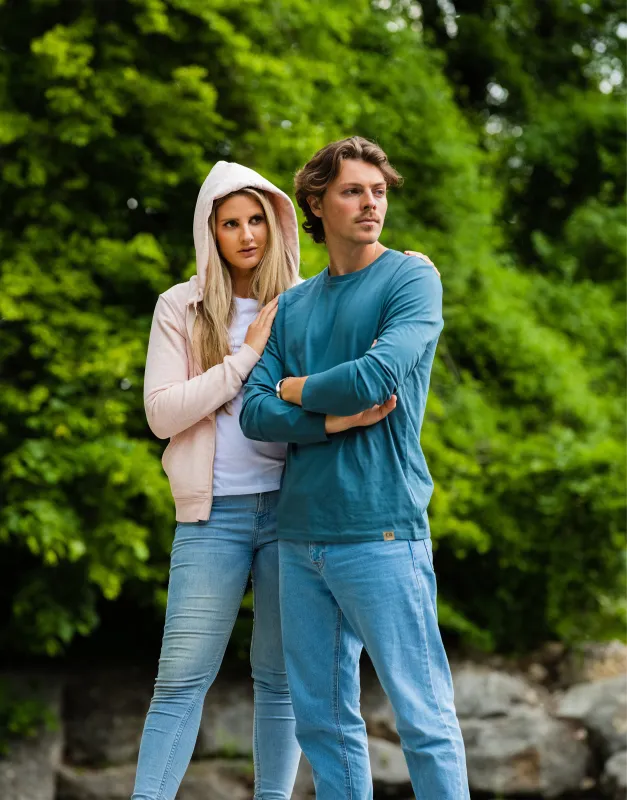 EVERBASICS nachhaltig Mückenschutz Kleidung für Damen und Herren (© EVERBASICS)