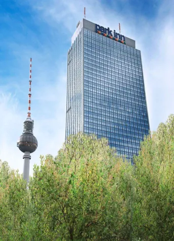 Bild: „Nikolaus-House Running“ am Park Inn Berlin-Alexanderplatz
