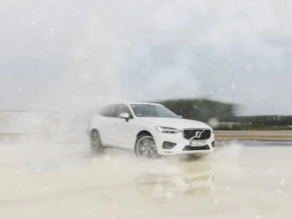 Gut vorbereitet auf Herbst und Winter mit einem ADAC Fahrsicherheitstraining