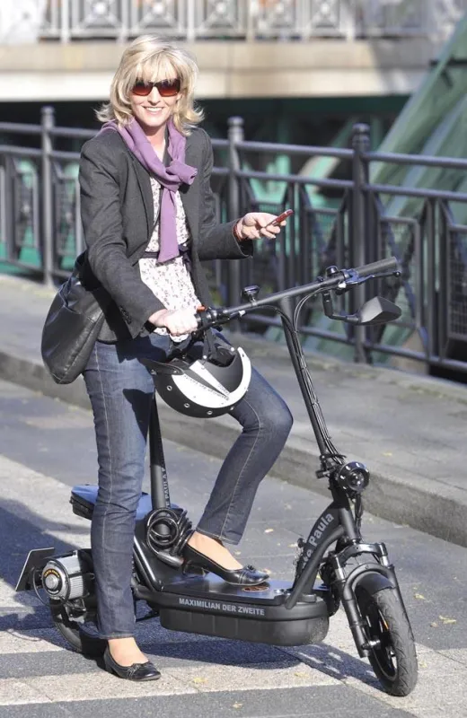 Hochwertige Komponenten und beste Verarbeitung zeichnen den kultigen Tante Paula Elektroroller aus.