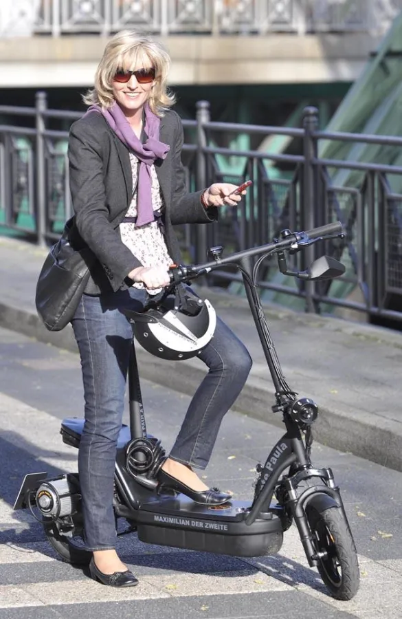 Hochwertige Komponenten und beste Verarbeitung zeichnen den kultigen Tante Paula Elektroroller aus.