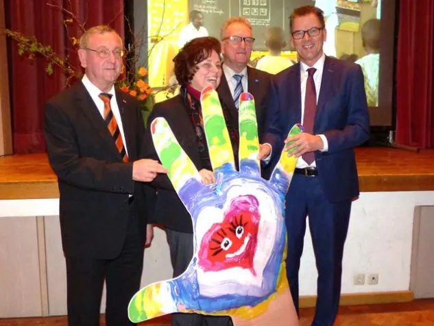 Bundesminister Gerd Müller bei Kolping-Gedenktag in Augsburg - Adolph Kolping als Wegweiser Bild: Bundesminister Gerd Müller bei Kolping-Gedenktag in Augsburg - Adolph Kolping als Wegweiser