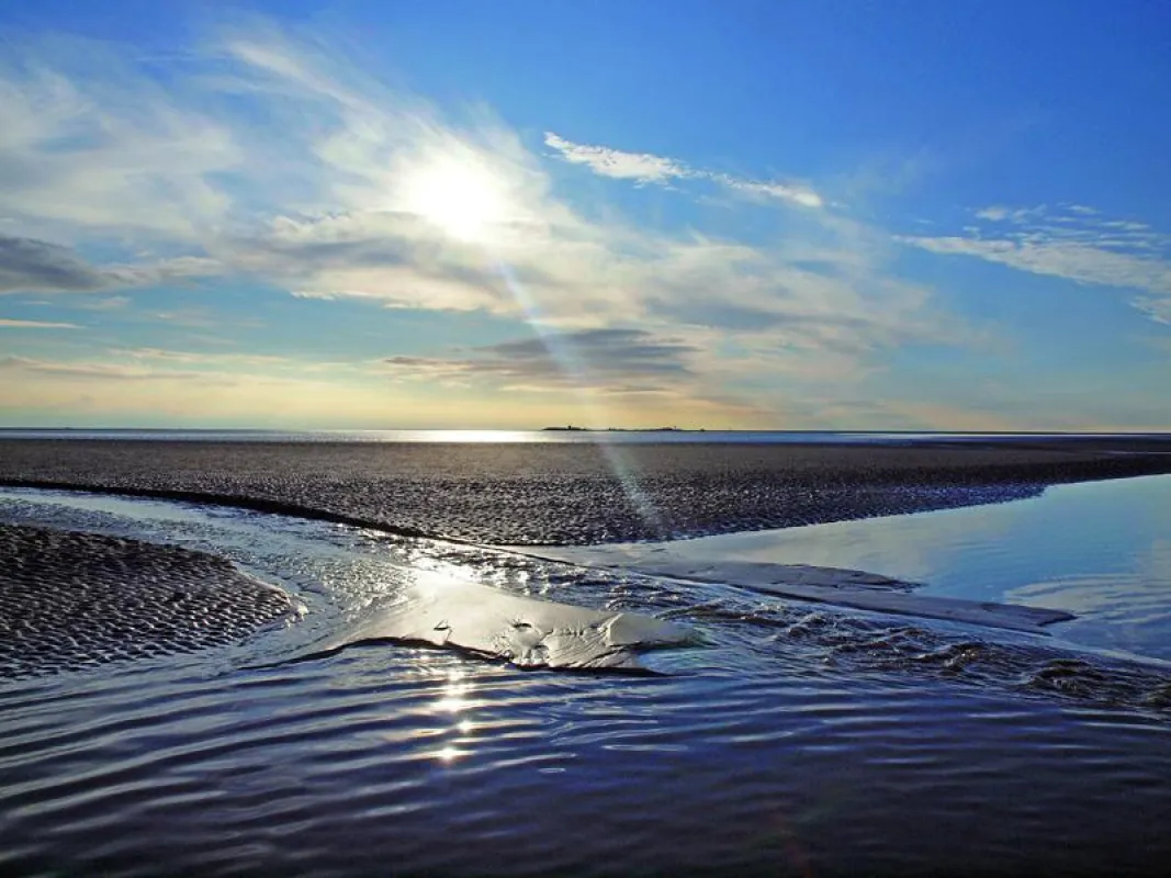 Ausblick ins Watt: Cuxhaven im Herbst (Foto: Kamp Hotels / woebber.de)