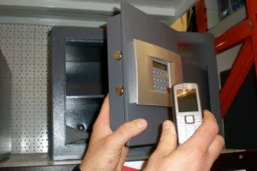 Bild: Tresoröffnen per Handy