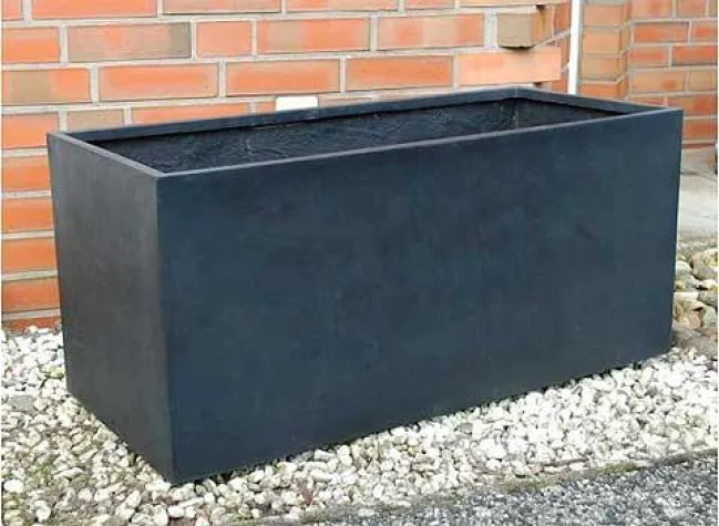 Bild: Gartengestaltung - Pflanzkübel als pflegeleichte Hochbeet-Alternatve