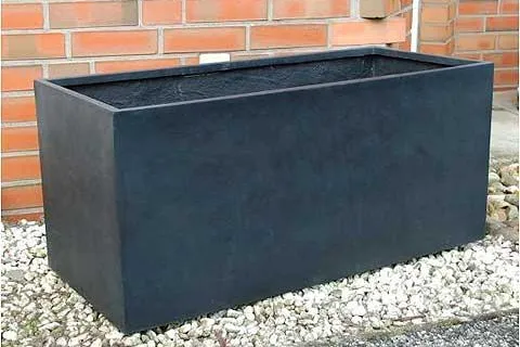 Bild: Gartengestaltung - Pflanzkübel als pflegeleichte Hochbeet-Alternatve