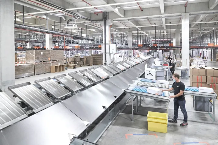 Bild: Automatisierte Intralogistik gegen Fachkräftemangel