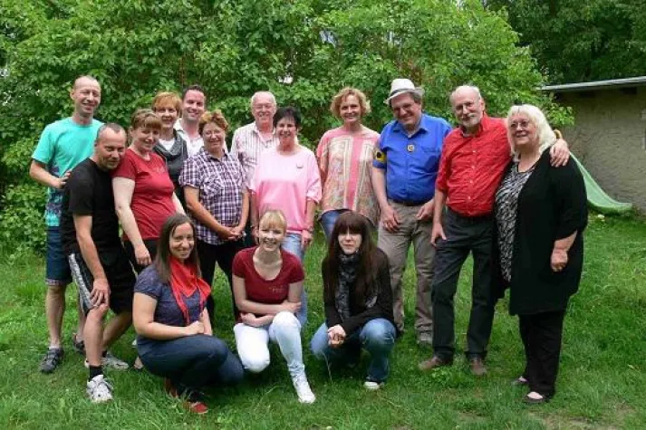 Bild: Denise und ihre Videopremiere mit Fans