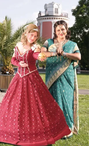 Bild: "Märchen im Park" lebende Märchenfiguren und Märchen aus aller Welt