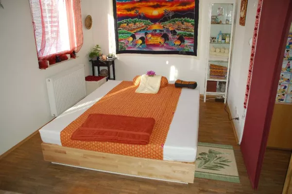 Bild: Das originelle Geschenk: eine Thai Massage vom Profi.