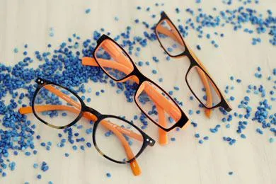 Sommer-Trends 2017: Eine Lesebrille darf jetzt aufregend auffällig sein Bild: Sommer-Trends 2017: Eine Lesebrille darf jetzt aufregend auffällig sein
