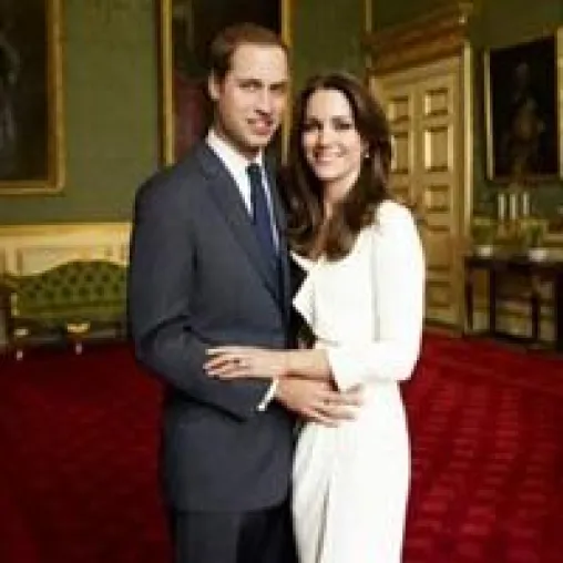 Middleton's Hochzeitskleid wird nun ausgestellt im Buckingham Palace Bild: Middleton's Hochzeitskleid wird nun ausgestellt im Buckingham Palace
