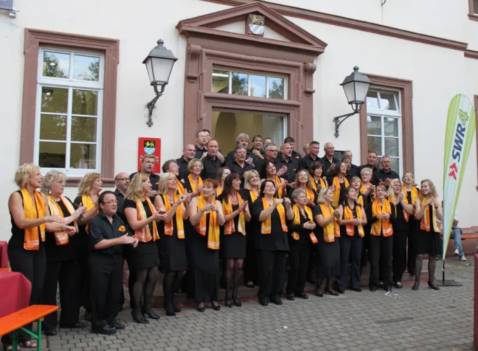 SWR SonntagsChor mit den SWR4 Heimatmusikanten in Andernach Bild: SWR SonntagsChor mit den SWR4 Heimatmusikanten in Andernach