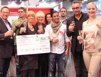 Bild: Margit Schwarz gewinnt Streuhaar-Wettbewerb auf der Haare 2012