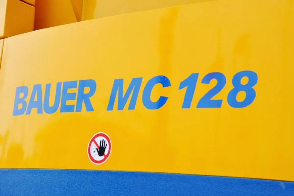 Baumaschinen Bagger Bauer