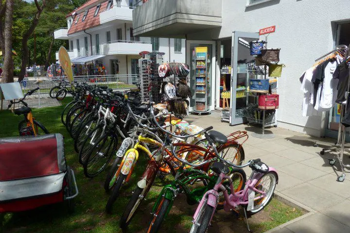Bild: Mit dem Kettcar durch das Ostseebad