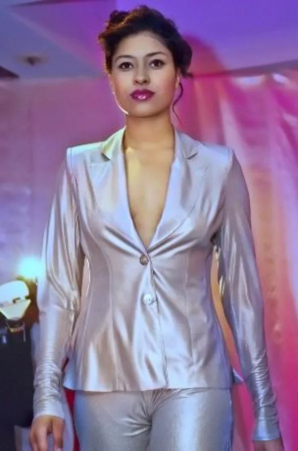 Österreichs Nächstes Topmodel 2010 Astou Maraszto