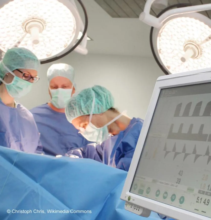 Ableitfähige Klebstoffe und Bodenbeläge beugen Risiken vor. Foto: Christoph Chris -Wikimedia Commons