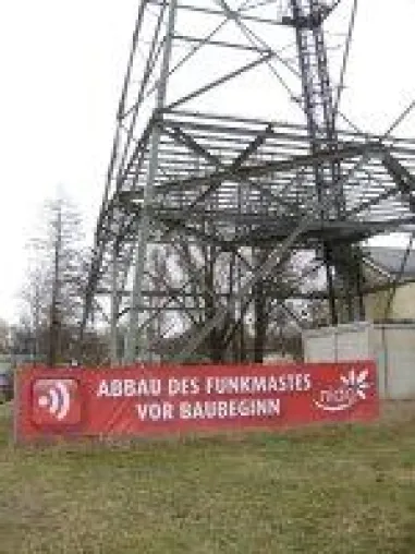 Bild: Demontagearbeiten des Funkmastes in Karlsfeld demnächst abgeschlossen