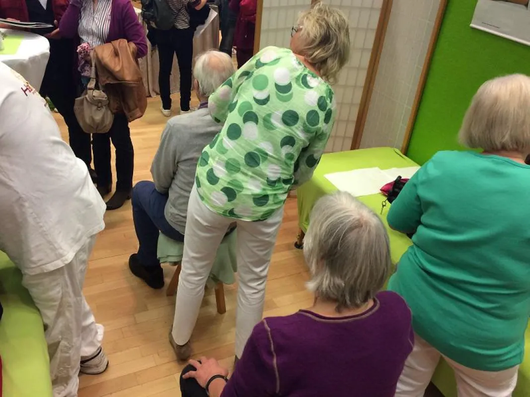 Alle Hände voll zu tun hatten die acht Bowtech-Practitioner während der Hanauer Gesundheitsmesse.
