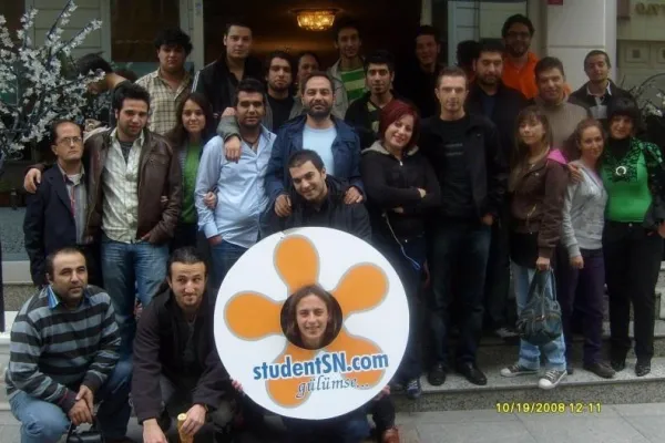 Bild: Arbeit an der Basis - studentSN veranstaltet erstes Treffen seiner Kampus Leader