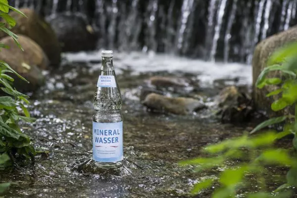 Bild: Reine Wässer sind tief: So entsteht natürliches Mineralwasser