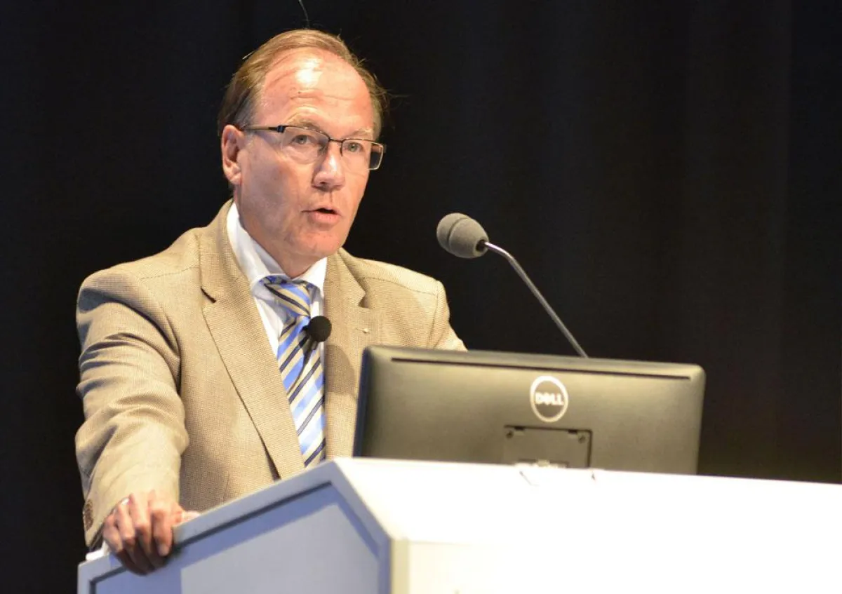 Kammerpräsident Dr. Michael Brandt eröffnet die 56. Sylter Woche, den Fortbildungskongress der Zahnä