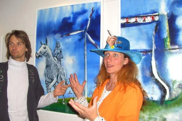 Viele neugierige Grabower kamen in die Kunstausstellung Bild: Viele neugierige Grabower kamen in die Kunstausstellung