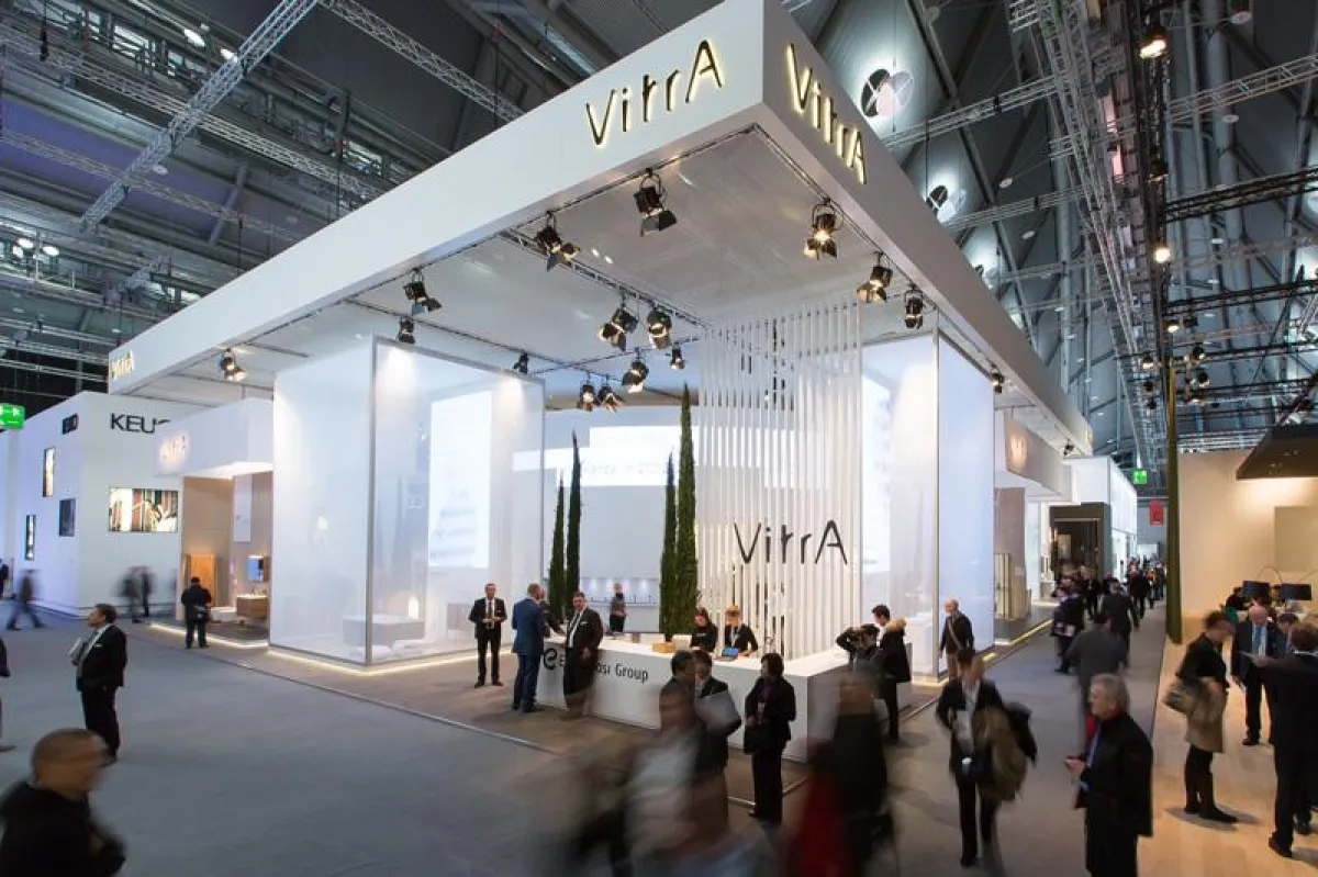 Stand von VitrA auf der ISH 2013: (Foto: b&b eventtechnik, frei zur Veröffentlichung bei Namensnennu
