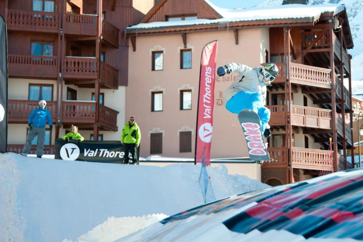 Coole Stunts mit weicher Landung im Big Air Bag