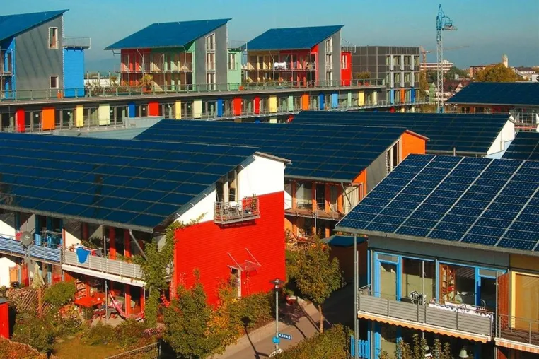 Bild: ÖKOLOGISCH BAUEN: GREEN BUILDINGS IM TREND