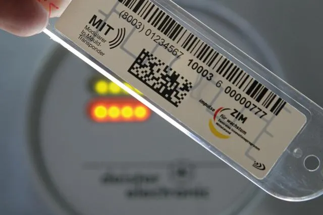 Bild: MODULARER IN-MOULD TRANSPONDER (M.I.T) - Ideal für die langlebige Kennzeichnung von Behältern