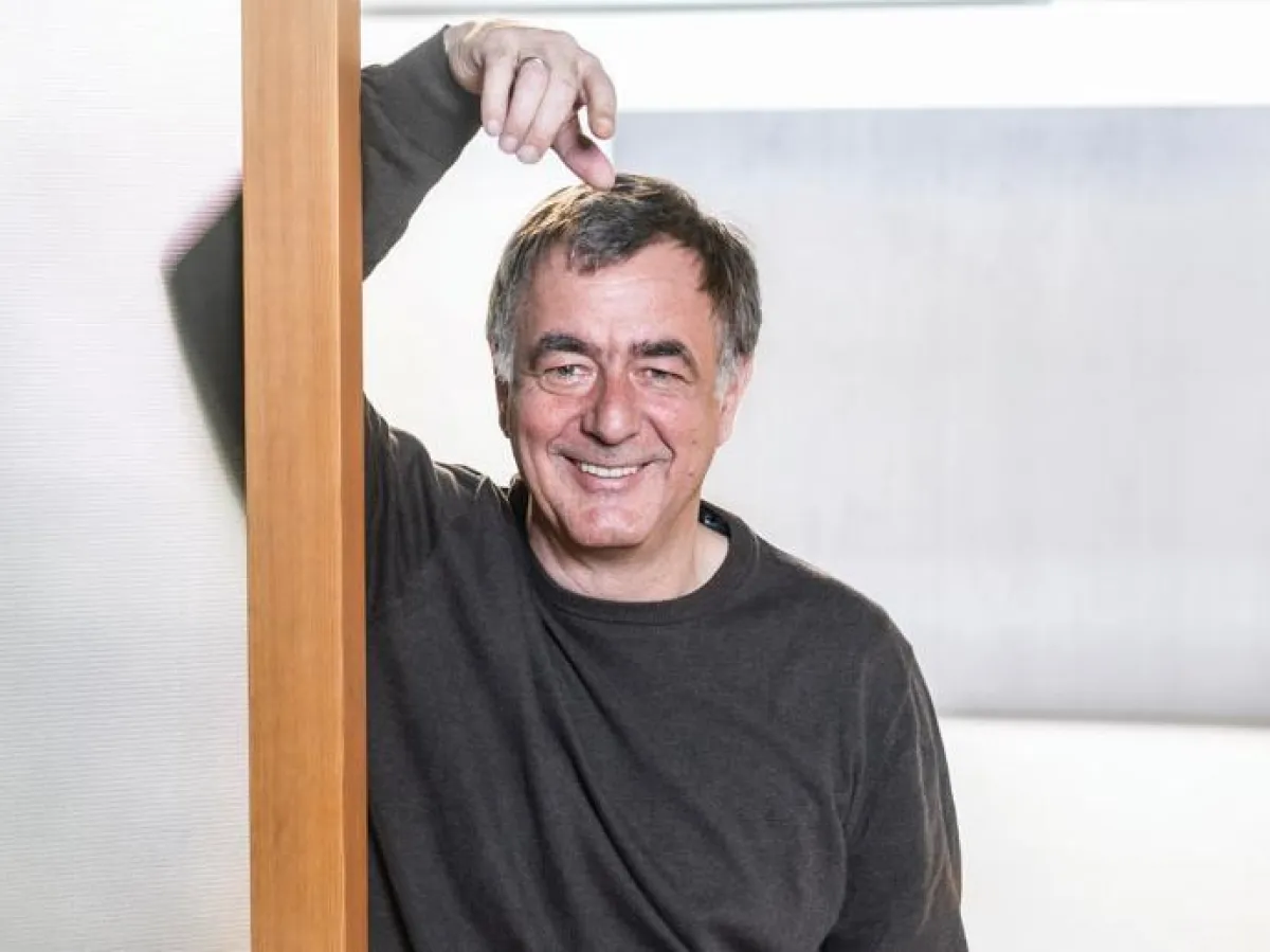 Andreas Gorbach, Agentur-Mitbegründer von die3, übersiedelt nach Wien und verlässt die Werbebranche.