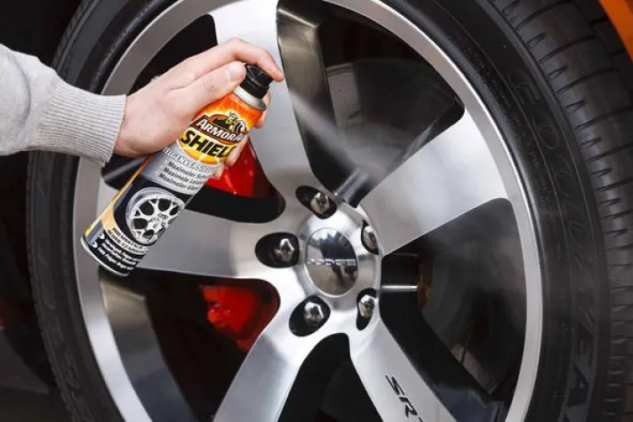 Bild: Bester Schutz vor Winterschmutz: Armor All Shield Felgenversiegelung