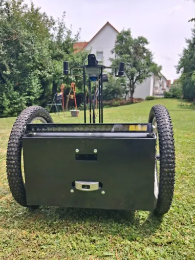 Bild: Sicherheitsroboter mit Fehlalarmrate unter 8 Prozent – Der entscheidende Vorteil für Industrie und KRITIS