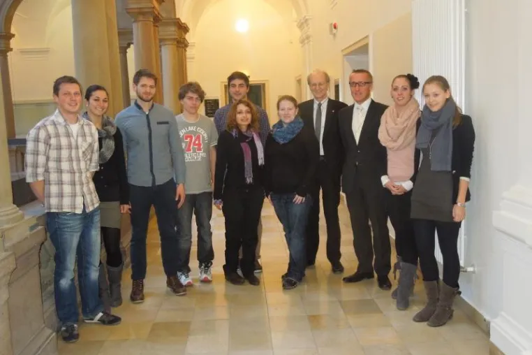 Bild: Gips-Schüle-Stiftung erhöht Stipendien-Volumen im Stuttgarter Raum von 15.000 auf 120.000 Euro