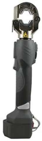 Bild: Pressen mit dem Akku-Werkzeug der Firma Sommer GmbH