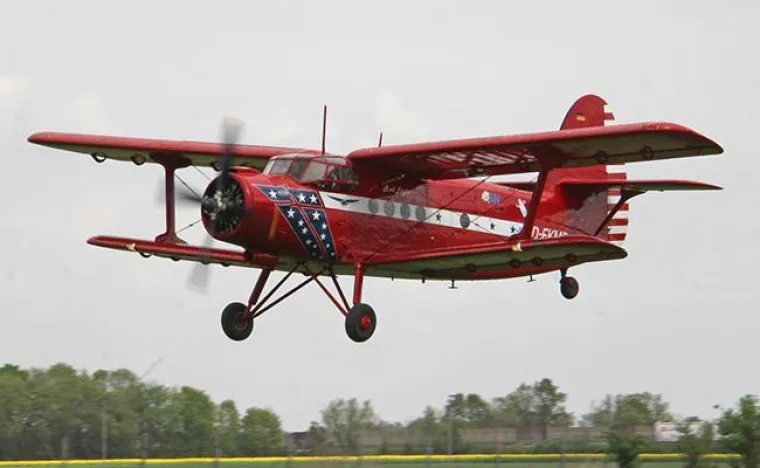 Bild: Rundflüge mit historischem Doppeldecker: Routen Kölner Dom und Bergisches Land