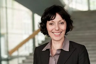 Bild: Monika Schubert spricht auf der 2. Get Engaged Konferenz zum Thema „Scheitern“
