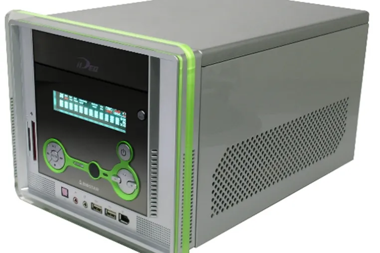 CeBIT 2005: BIOSTAR präsentiert seinen weiterentwickelten Mini PC iDEQ 300G MCE-I Bild: CeBIT 2005: BIOSTAR präsentiert seinen weiterentwickelten Mini PC iDEQ 300G MCE-I